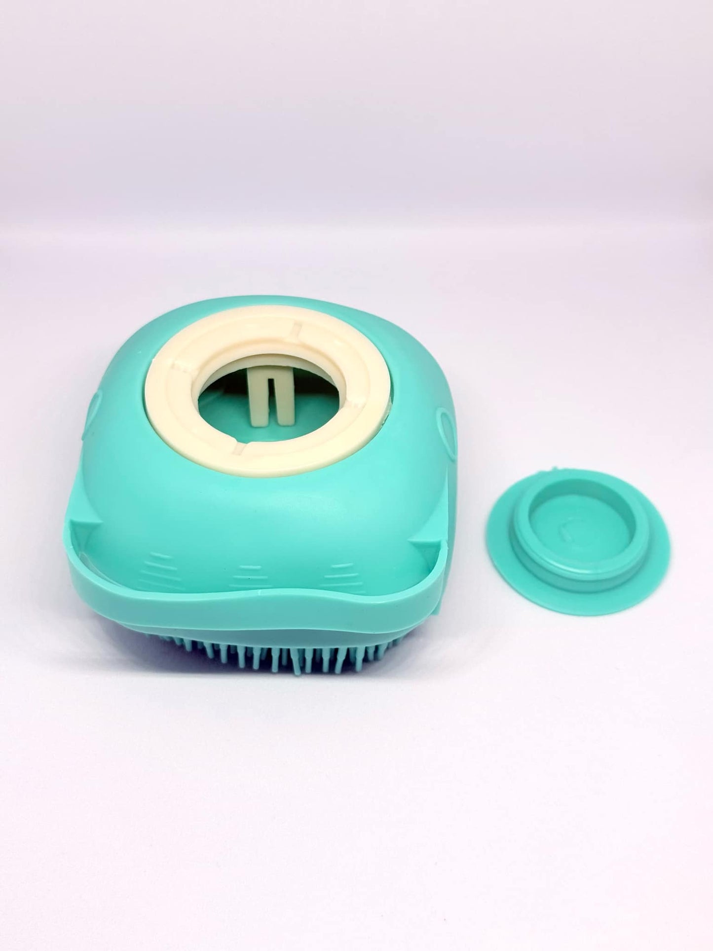 Silikoninė vonios kempinė su šampūno dozatoriumi augintiniams