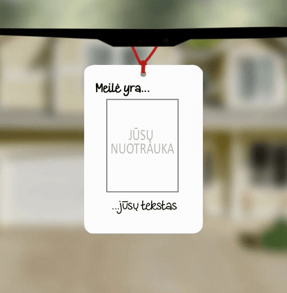 Kvapukas su nuotrauka ir tekstu LOVE IS